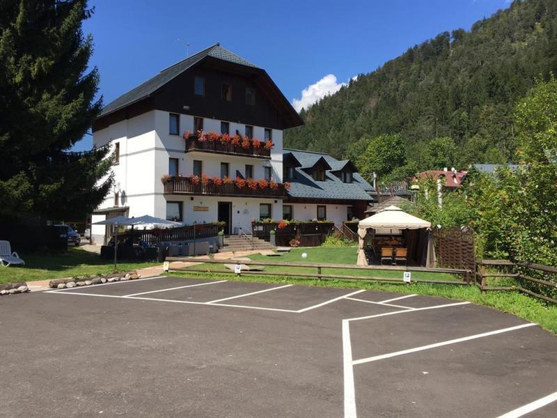 Hotel Tarvisio Four Seasons Ngoại thất bức ảnh